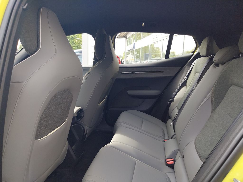 Volvo EX30 2024