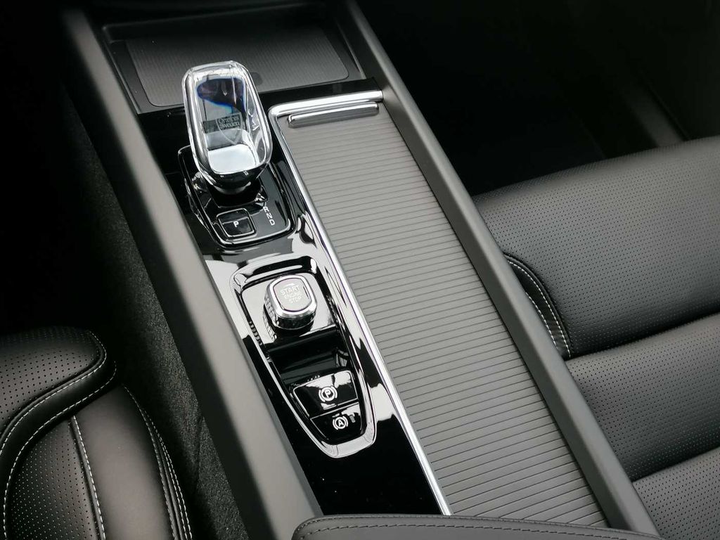 Volvo XC60 2025