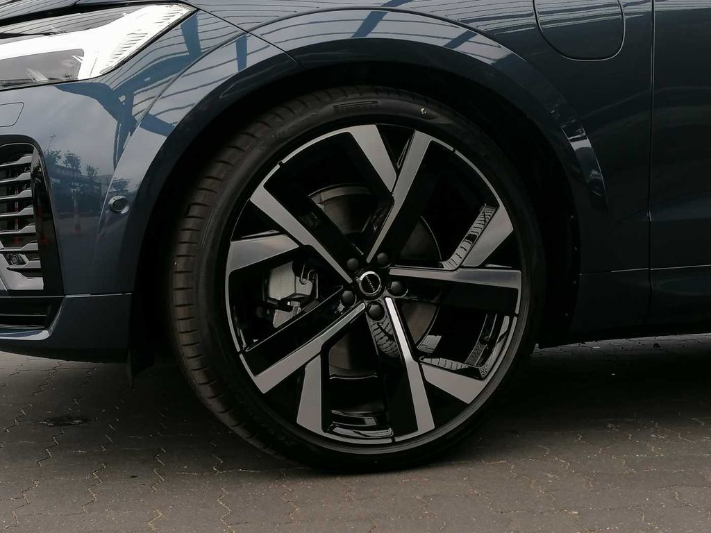 Volvo XC60 2025