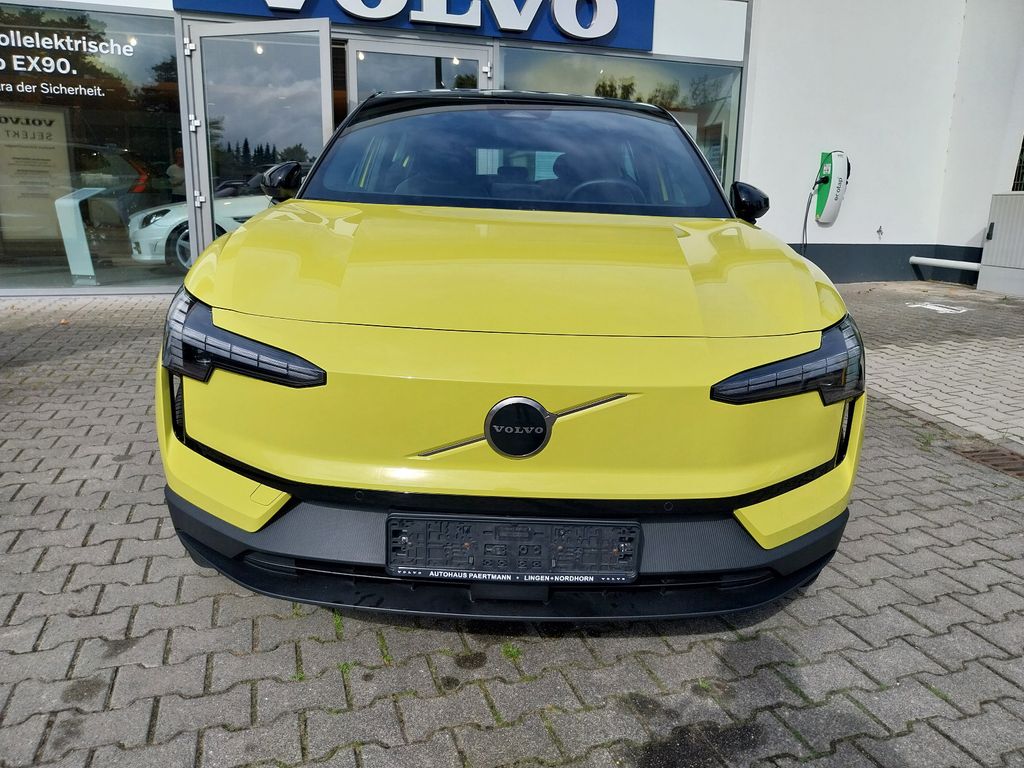 Volvo EX30 2024