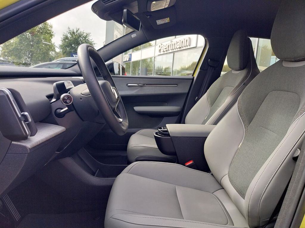 Volvo EX30 2024