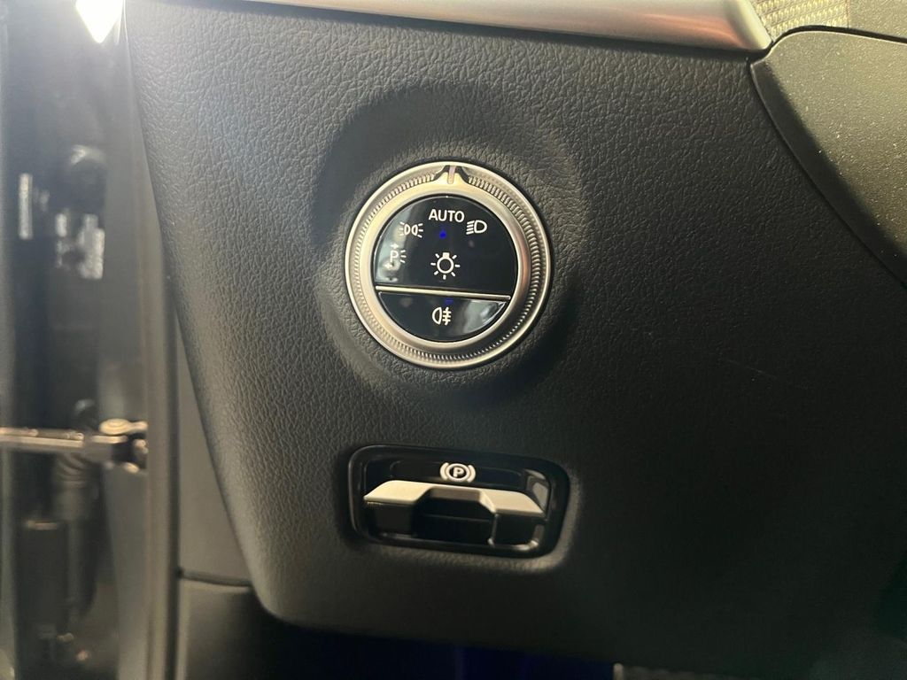 Mercedes-Benz C 300 2025