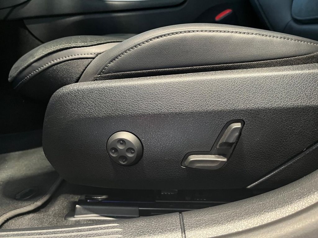 Mercedes-Benz C 300 2025