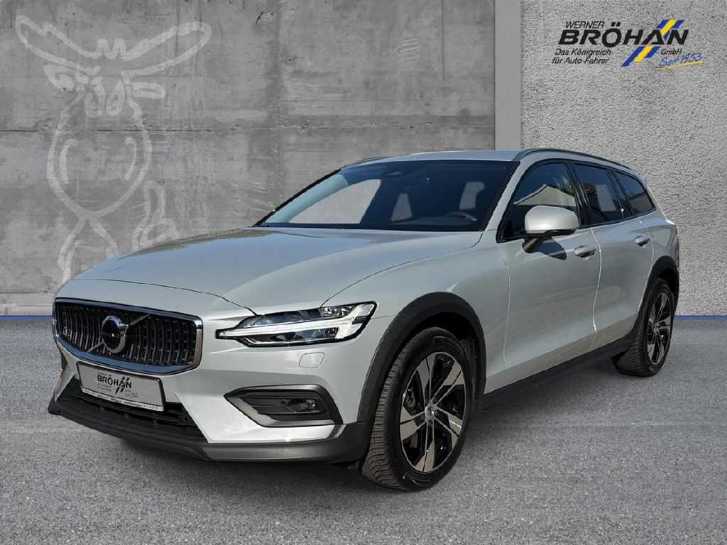 Volvo V60 Cross Country 2023