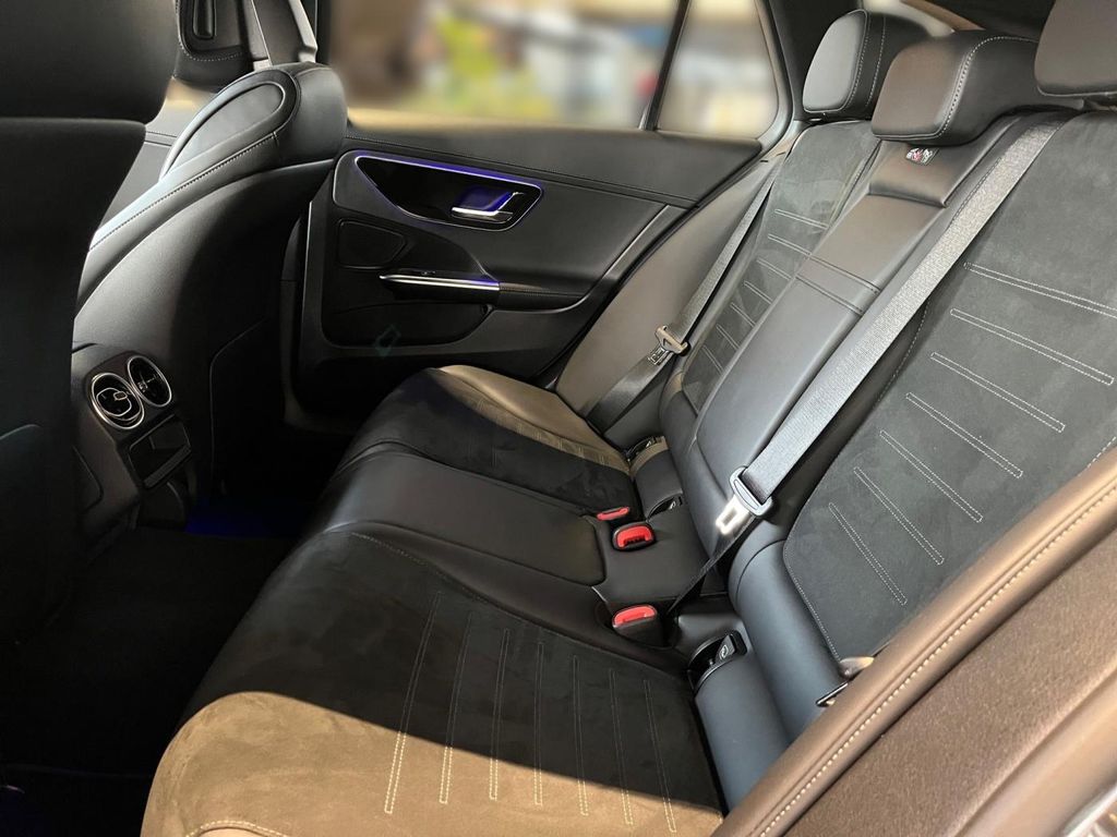 Mercedes-Benz C 300 2025