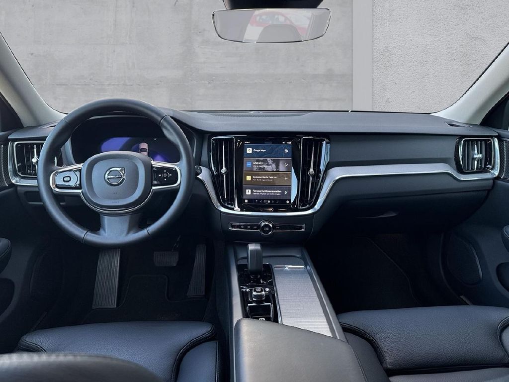 Volvo V60 Cross Country 2023