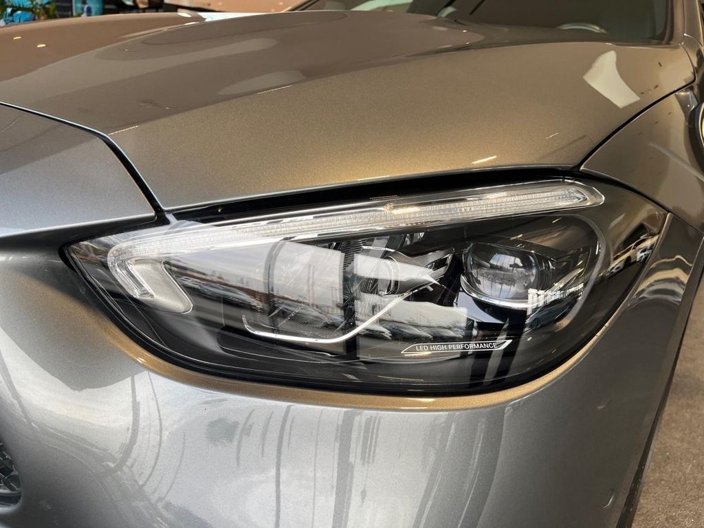 Mercedes-Benz C 300 2025