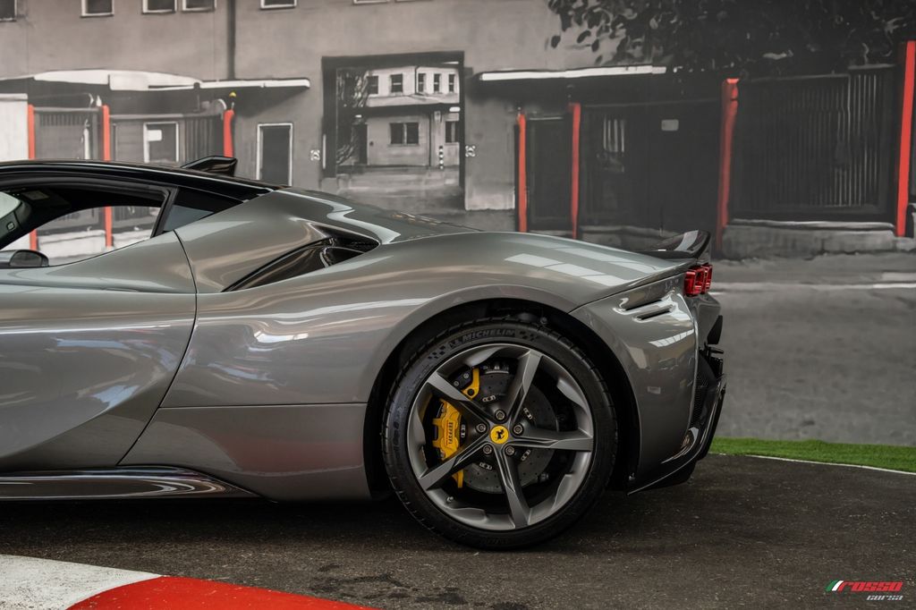 Ferrari SF90 2021