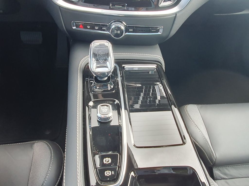 Volvo V60 2024