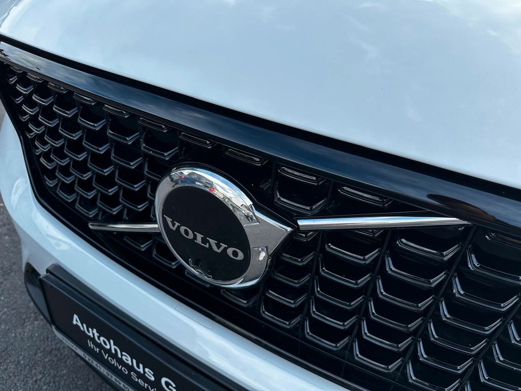Volvo XC40 2025