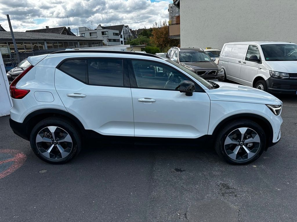 Volvo XC40 2025
