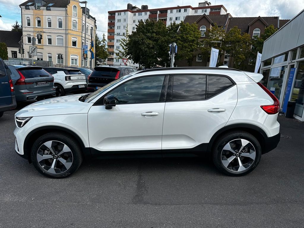 Volvo XC40 2025