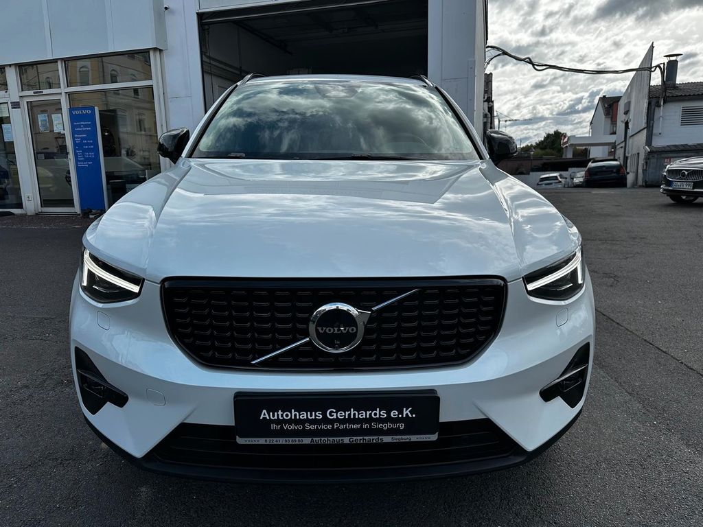 Volvo XC40 2025