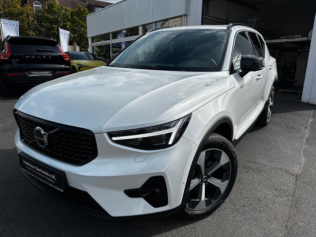 Volvo XC40 2025
