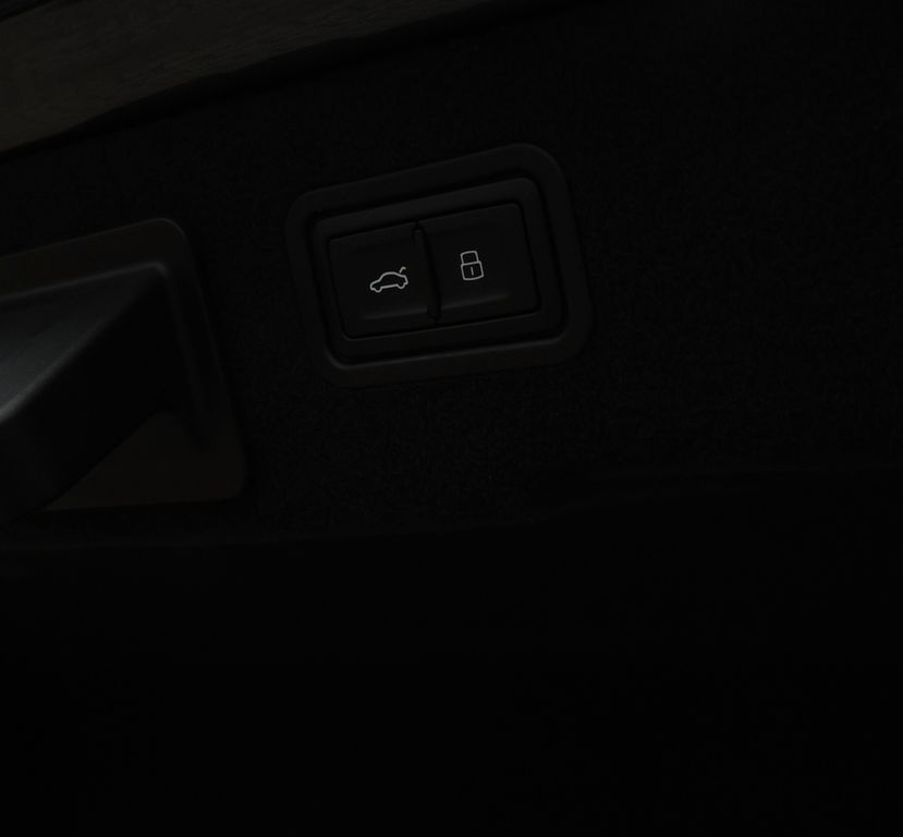 Audi A8 2023