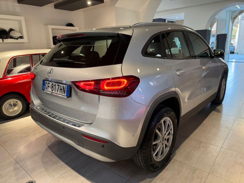 Mercedes-Benz GLA 200 2021