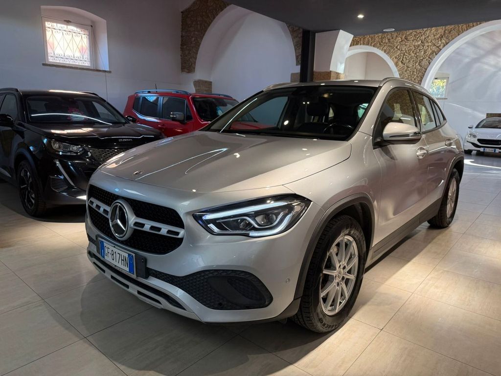 Mercedes-Benz GLA 200 2021