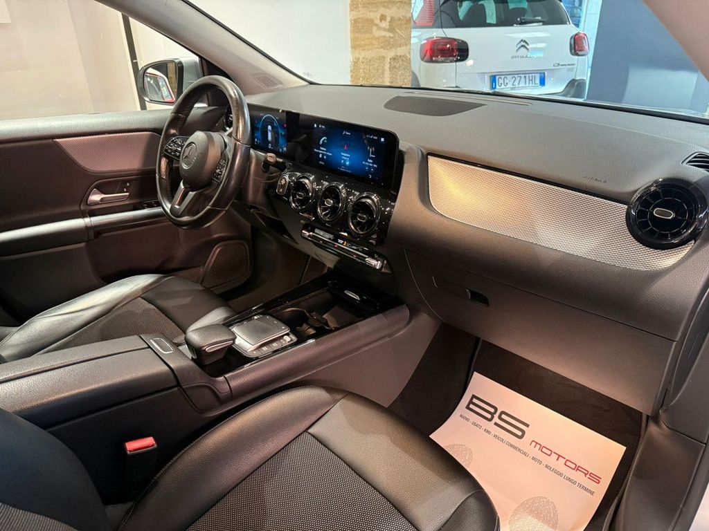 Mercedes-Benz GLA 200 2021