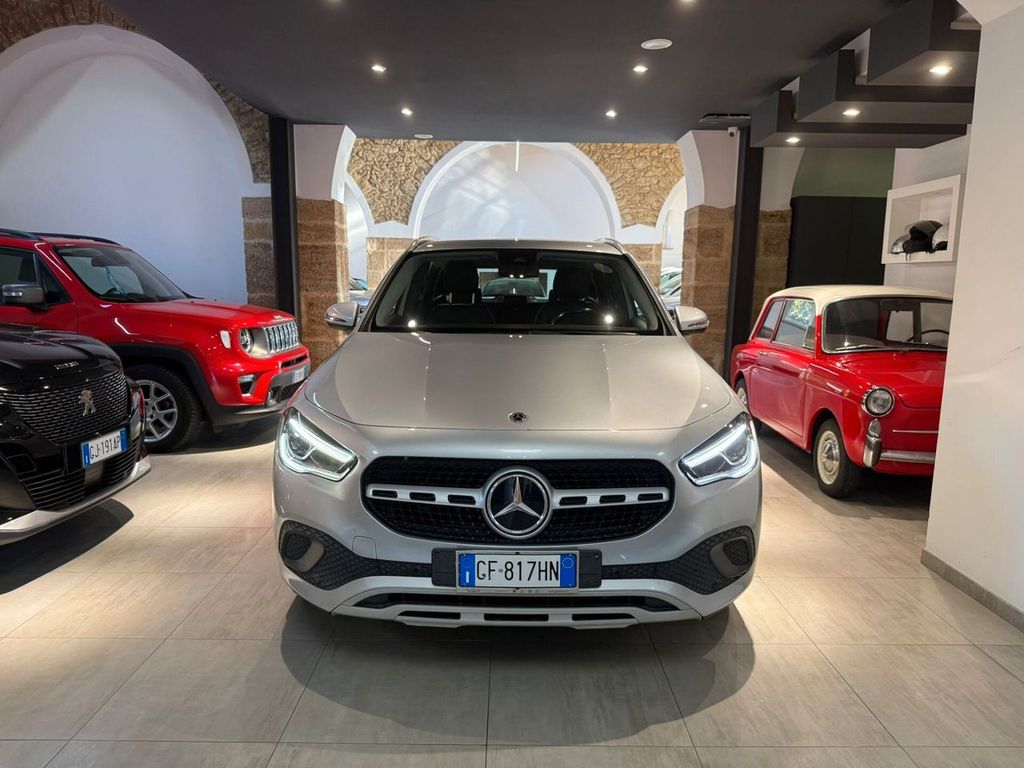Mercedes-Benz GLA 200 2021