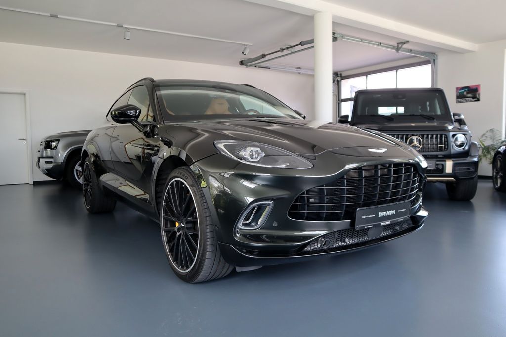 Aston Martin DBX 2022