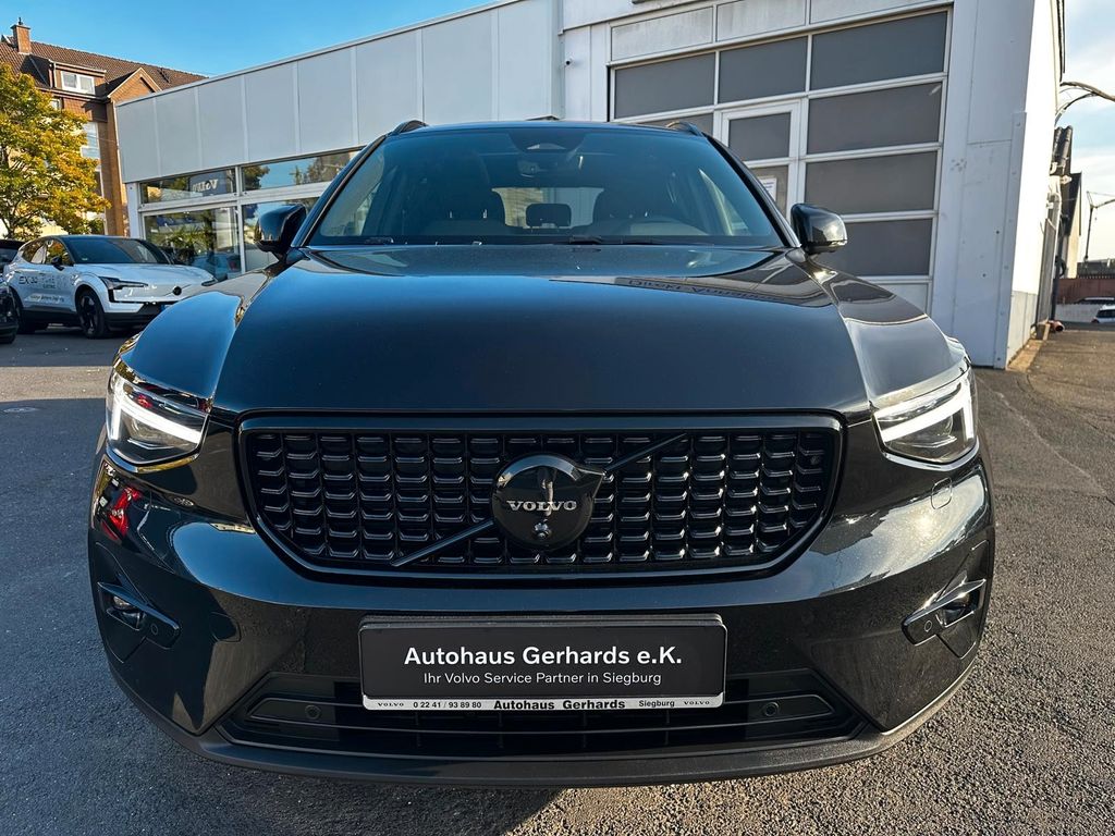Volvo XC40 2025