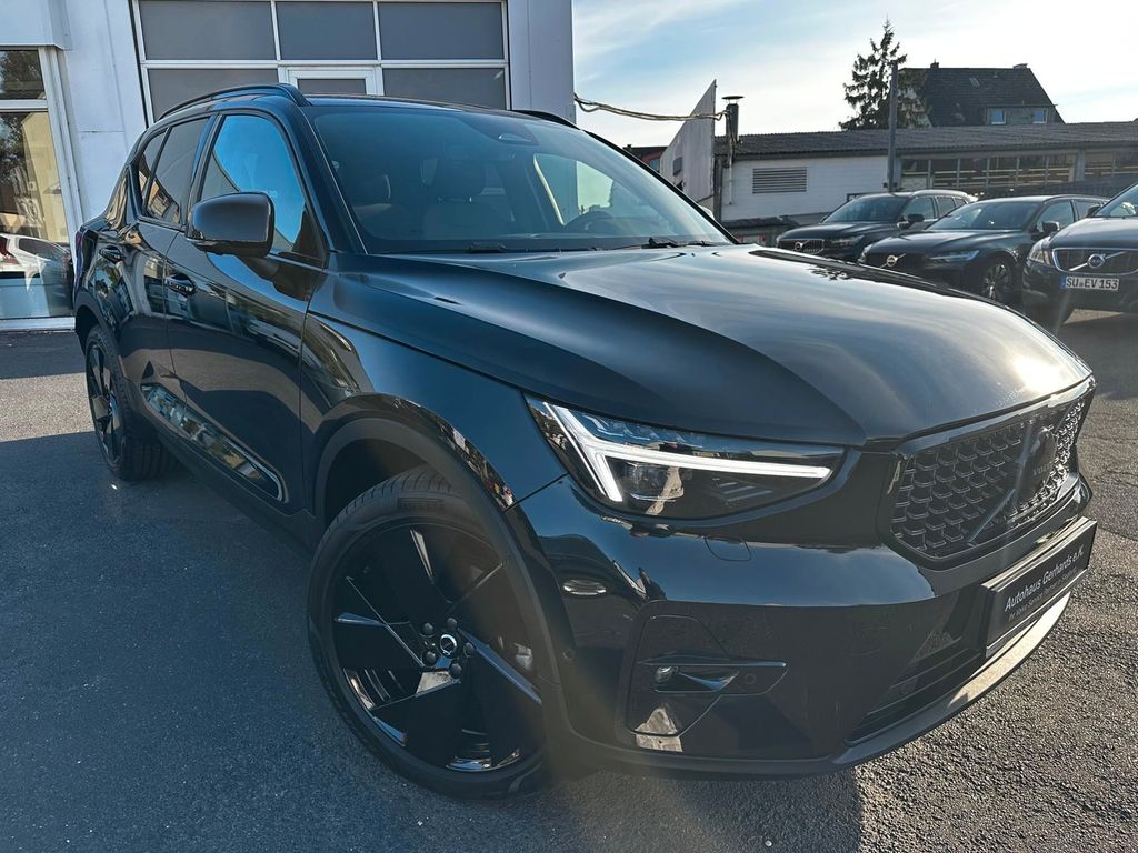Volvo XC40 2025