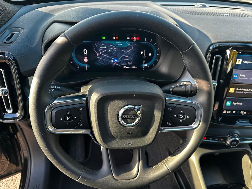 Volvo XC40 2025