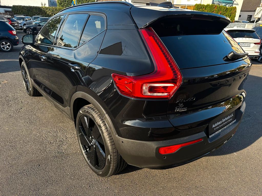 Volvo XC40 2025