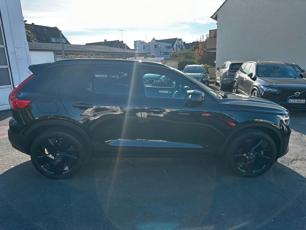 Volvo XC40 2025
