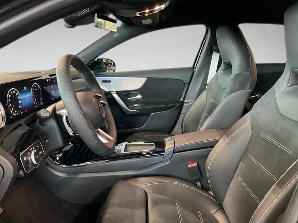 Mercedes-Benz A 180 2025