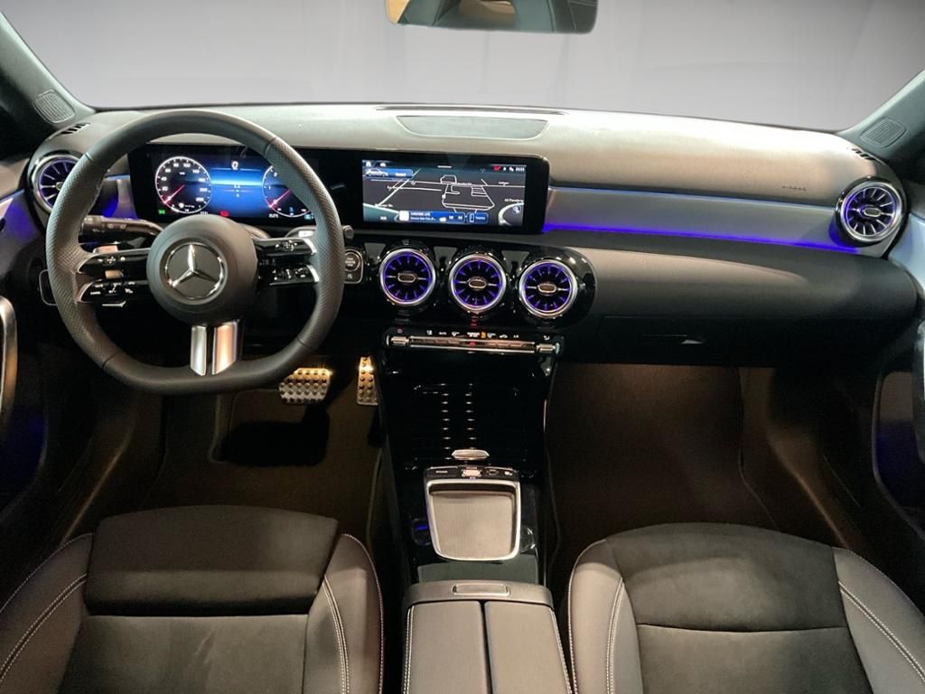 Mercedes-Benz A 180 2025