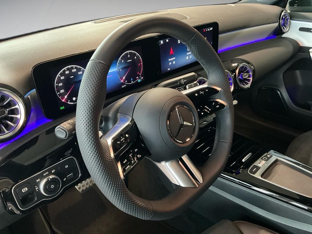 Mercedes-Benz A 180 2025