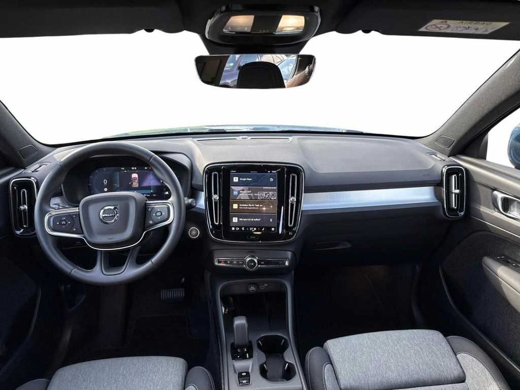Volvo XC40 2025