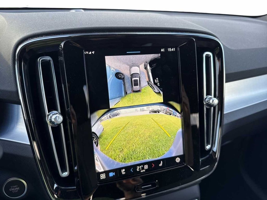 Volvo XC40 2025