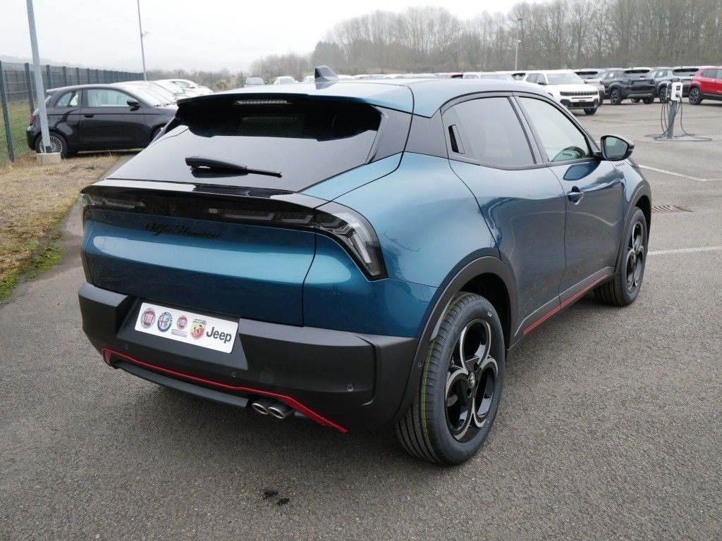 Alfa Romeo Junior 2025