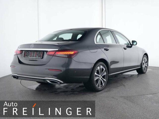 Mercedes-Benz E 300 2023