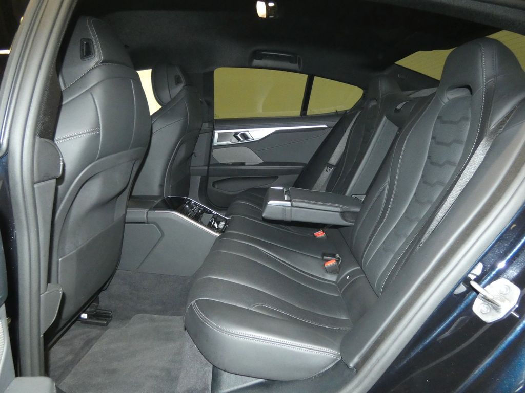BMW M850 2022