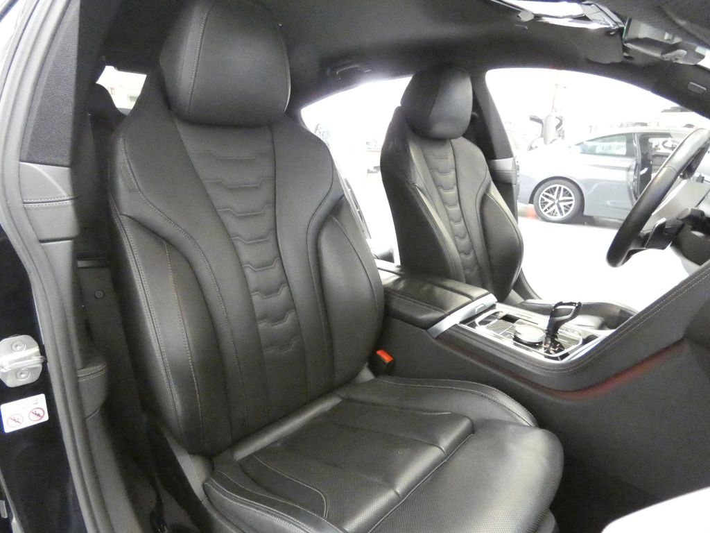 BMW M850 2022