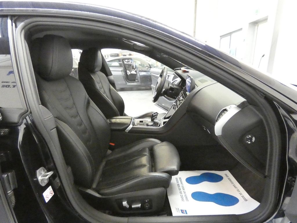 BMW M850 2022