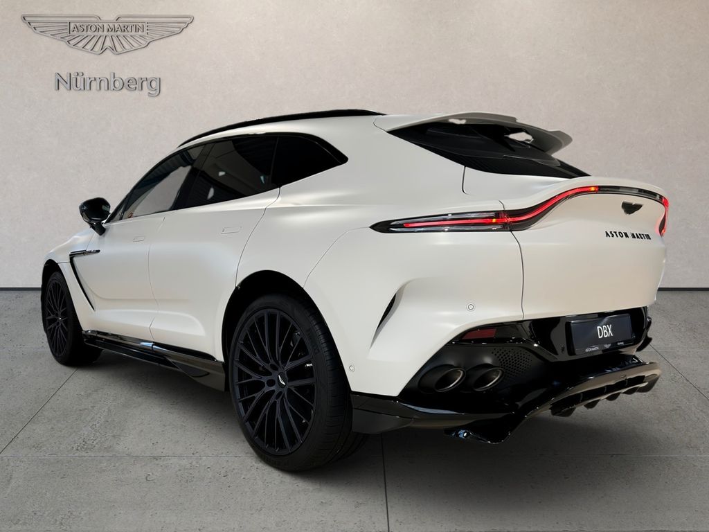 Aston Martin DBX 2025