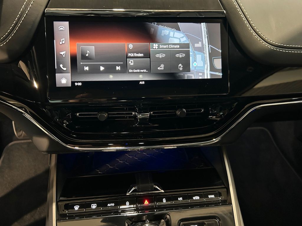 Aston Martin DBX 2025