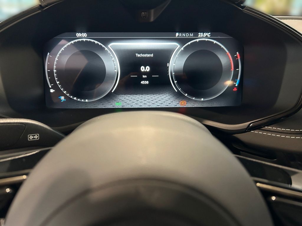 Aston Martin DBX 2025