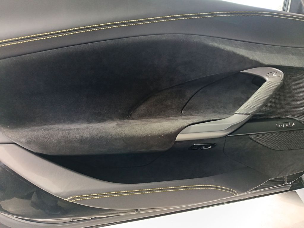 Ferrari 296 GTB 2025