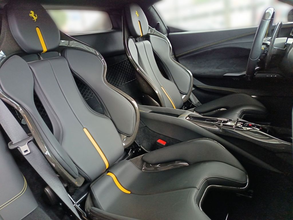 Ferrari 296 GTB 2025