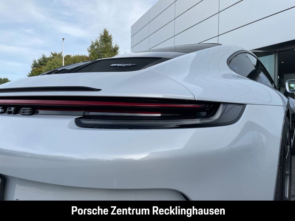 Porsche 992 2025