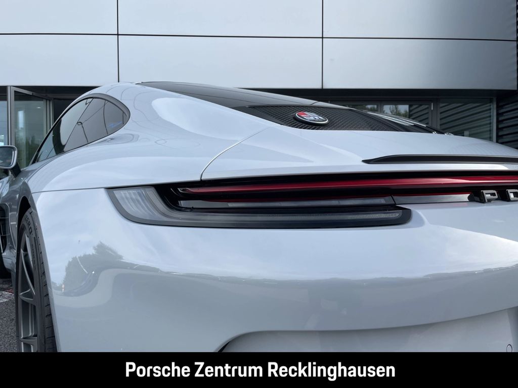 Porsche 992 2025