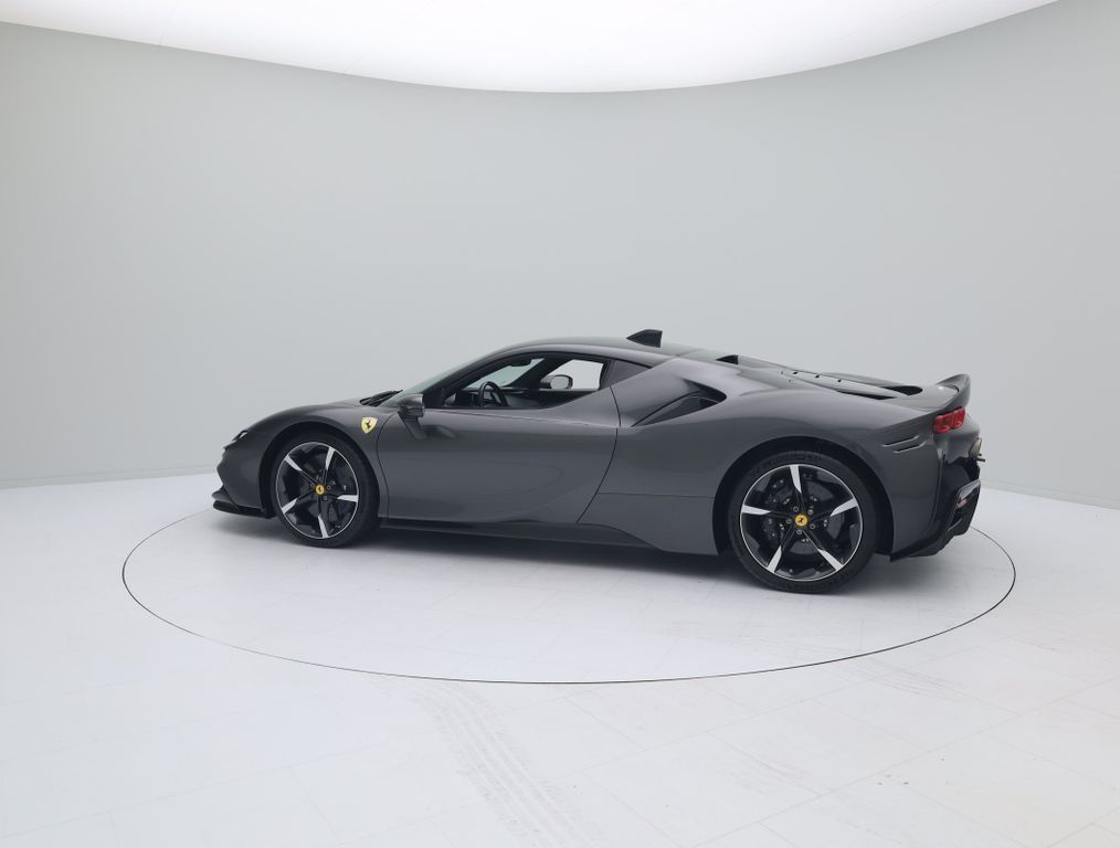 Ferrari SF90 2021