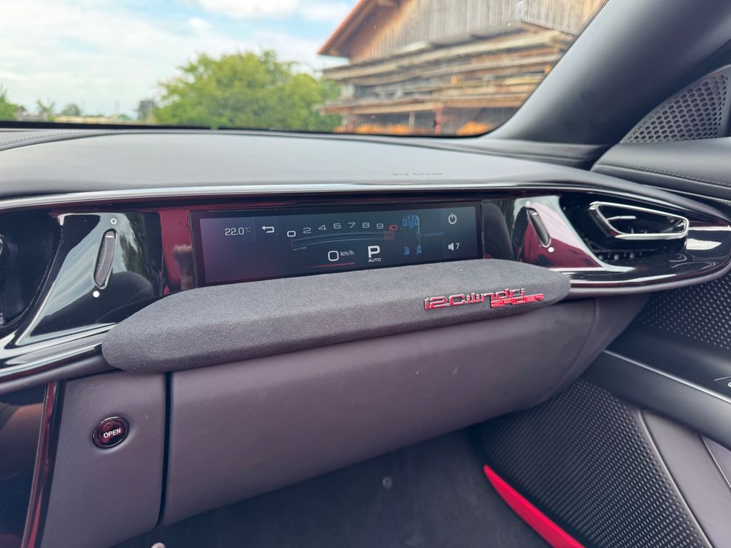 Ferrari 12Cilindri 2025