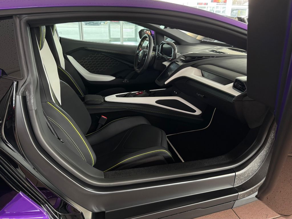 Lamborghini Revuelto 2025