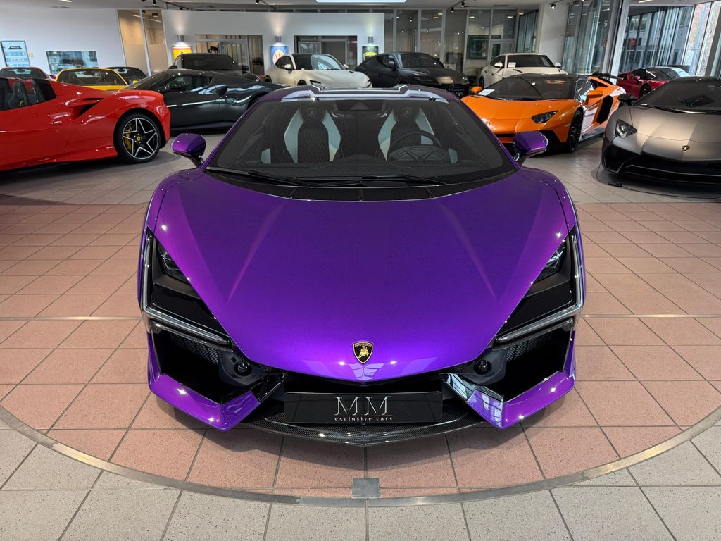 Lamborghini Revuelto 2025